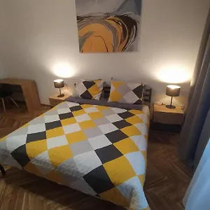 https://lviv-meretyna-apartment.hotelslviv.net